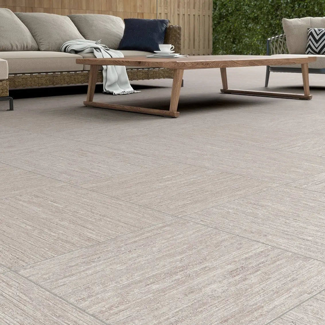 Pavimento Highlander Bege 50x50 cm da Cinca aplicado num ambiente.