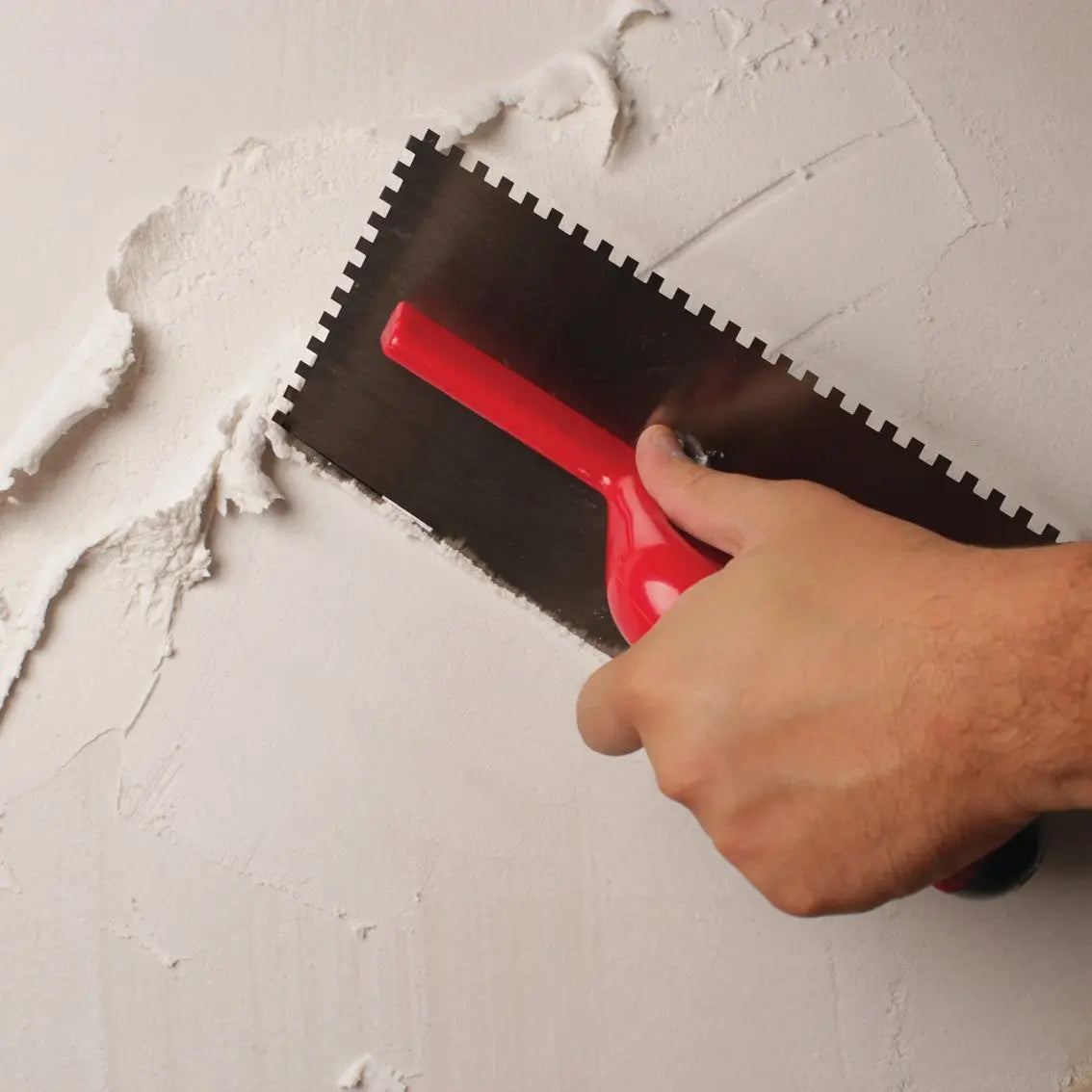 Pente de Aço de 28 cm para barrar massa para cerâmica com dente de 6x6 mm da Rubi