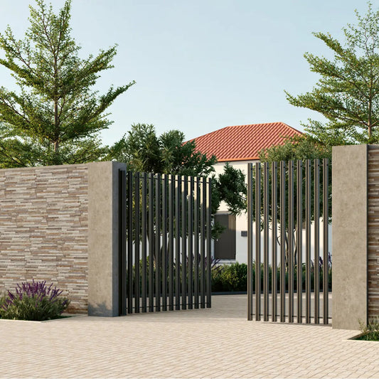 Muro exterior revestido com cerâmico Gresart Linea Vintage Natural em ambiente de entrada de moradia.