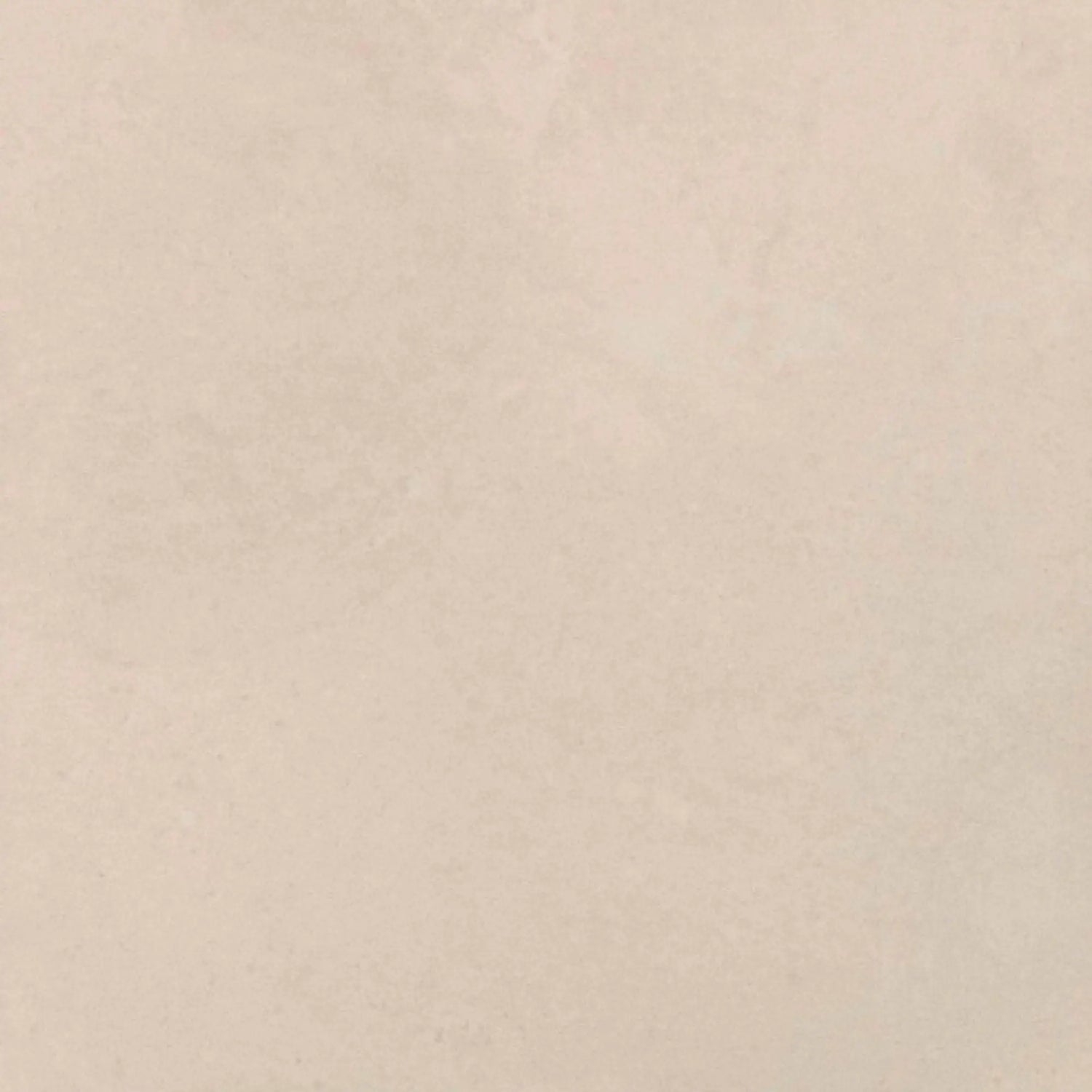 Detalhe da textura de pedra do pavimento cerâmico Cosy Beige 60x60 cm com acabamento antiderrapante.
