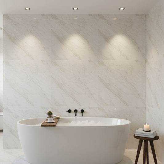 Pavimento Cerâmico Love Tiles 60x60cm Marble White Mate Comercial MARGRES num ambiente casa de banho com banheira