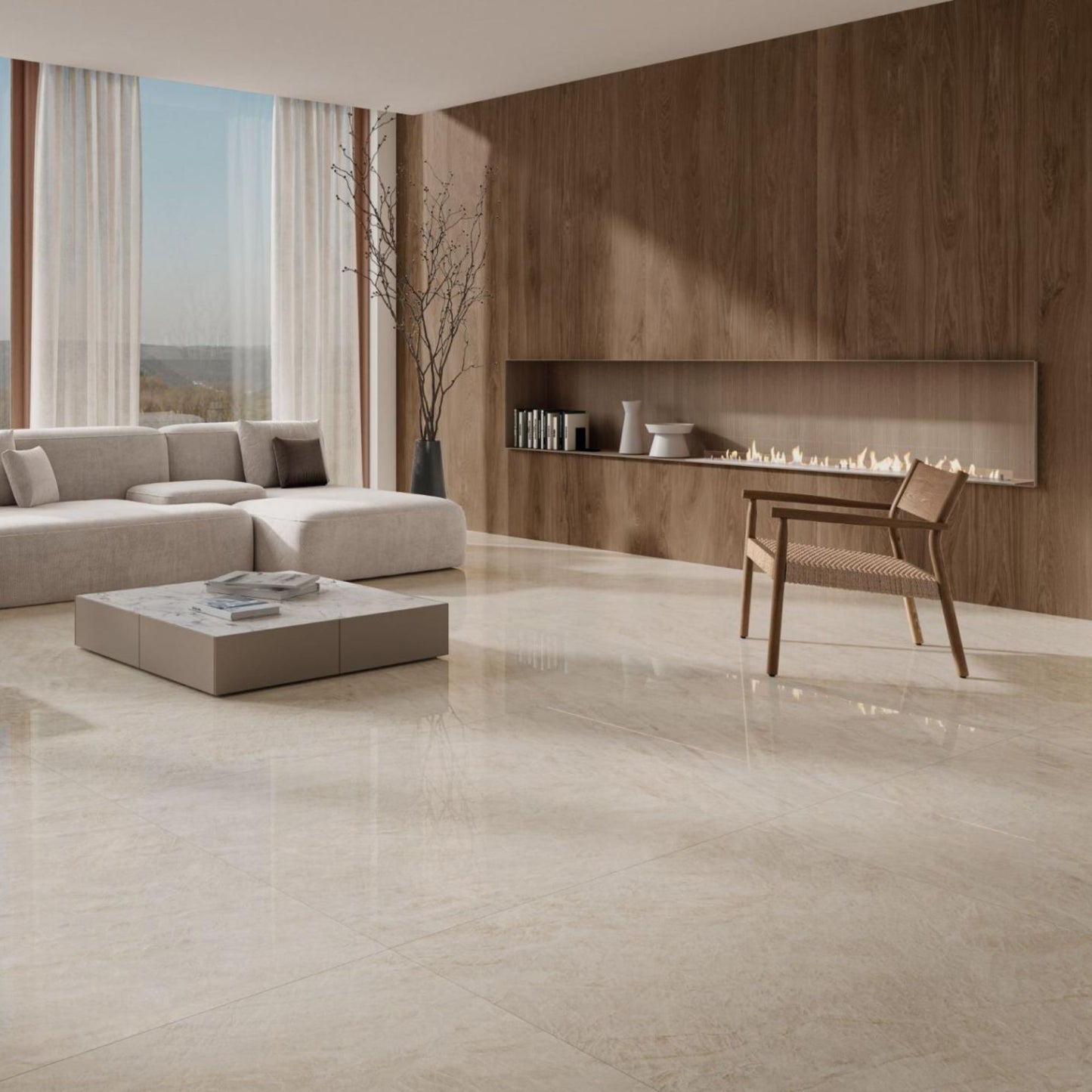 Sala de estar com detalhe de revestimento cerâmico efeito madeira Pamesa Kalon Nogal.