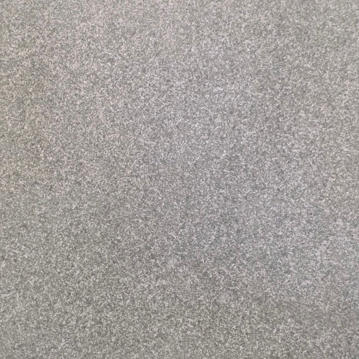 Padrão e textura granulada do pavimento cerâmico Recer Urbis Dark Grey 33x33cm.   