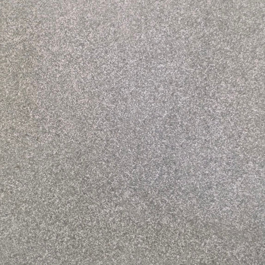 Padrão e textura granulada do pavimento cerâmico Recer Urbis Dark Grey 33x33cm.   