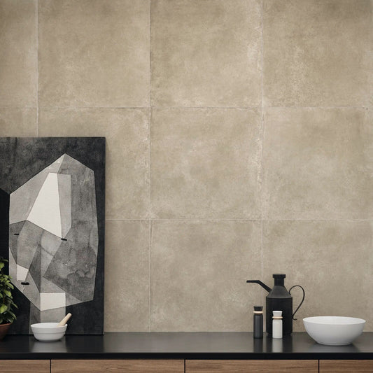 Pavimento cerâmico Revigres Urban Craft 30x60 em parede de cozinha moderna com decoração