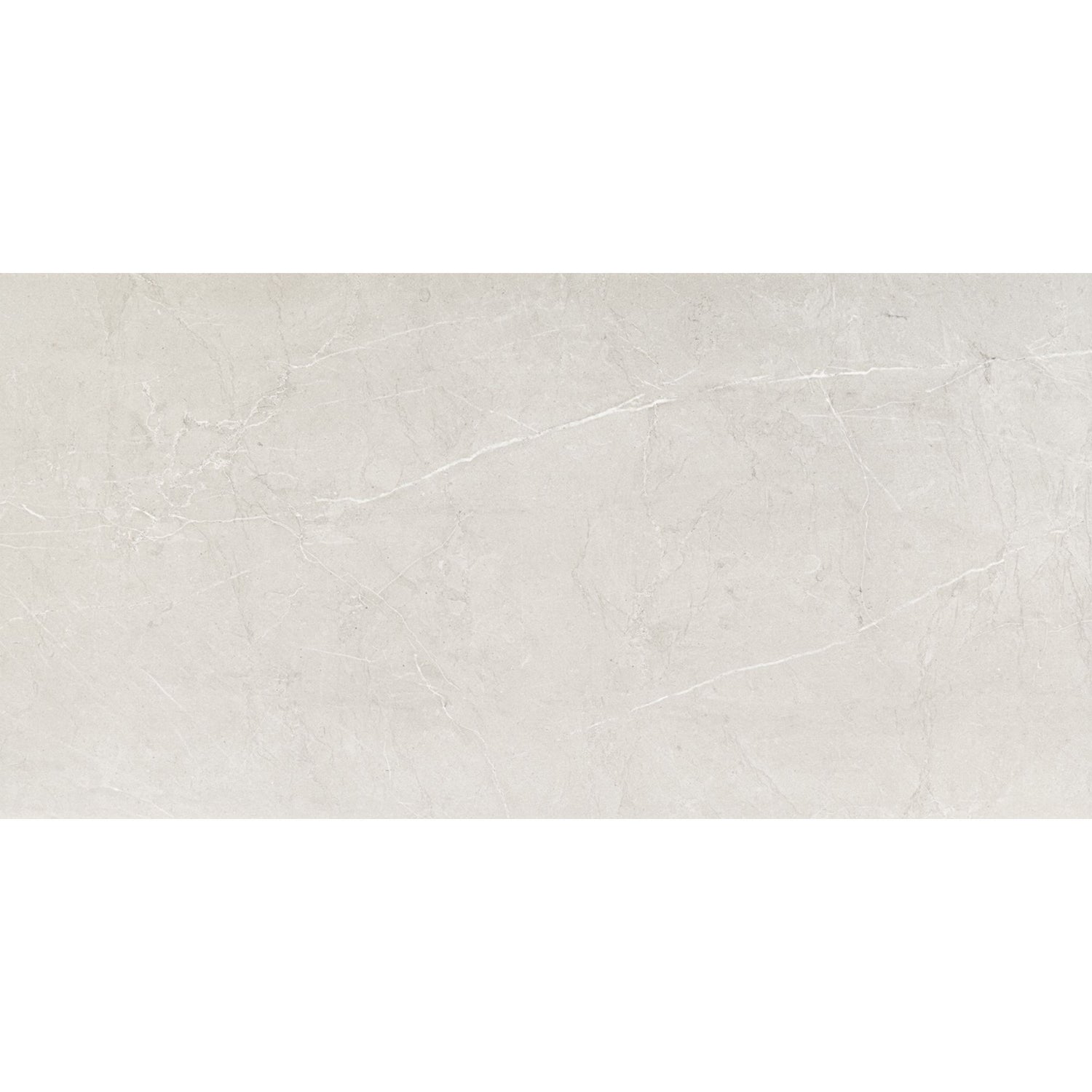 Detalhe da textura cerâmica Natural Sense Perla com veios brancos subtis sobre fundo cinza pérola.
