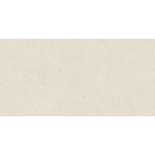 Alt Text: 'Detalhe do revestimento cerâmico Balance Bege Mate, mostrando a sua textura suave e tonalidade.'