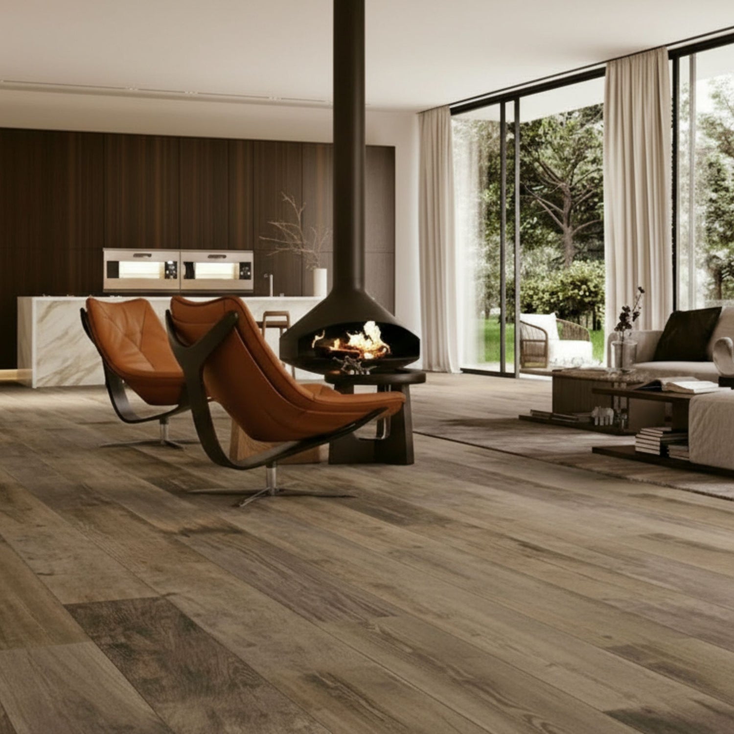 Sala de estar ampla com lareira decorada com pavimento cerâmico efeito madeira Vermont Khaki 25x150cm.