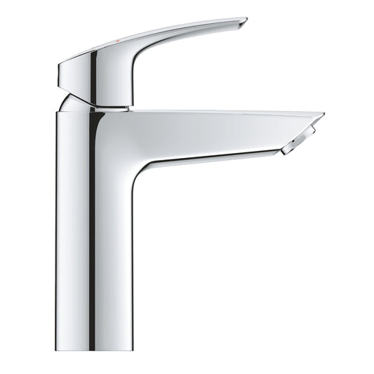 alt='Vista em perspetiva da torneira de lavatório GROHE Eurosmart com acabamento cromado brilhante.'